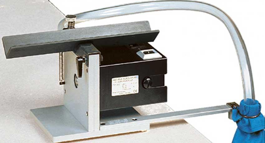 Chamfering machine for plates
